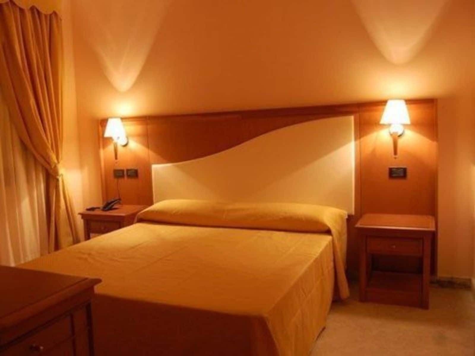 Hotel Centrale Sabaudia Buitenkant foto
